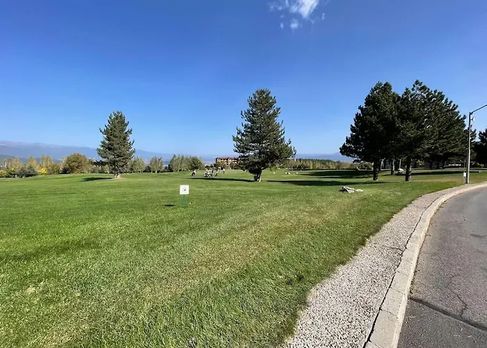 Pirin Golf Mountain View Retreat